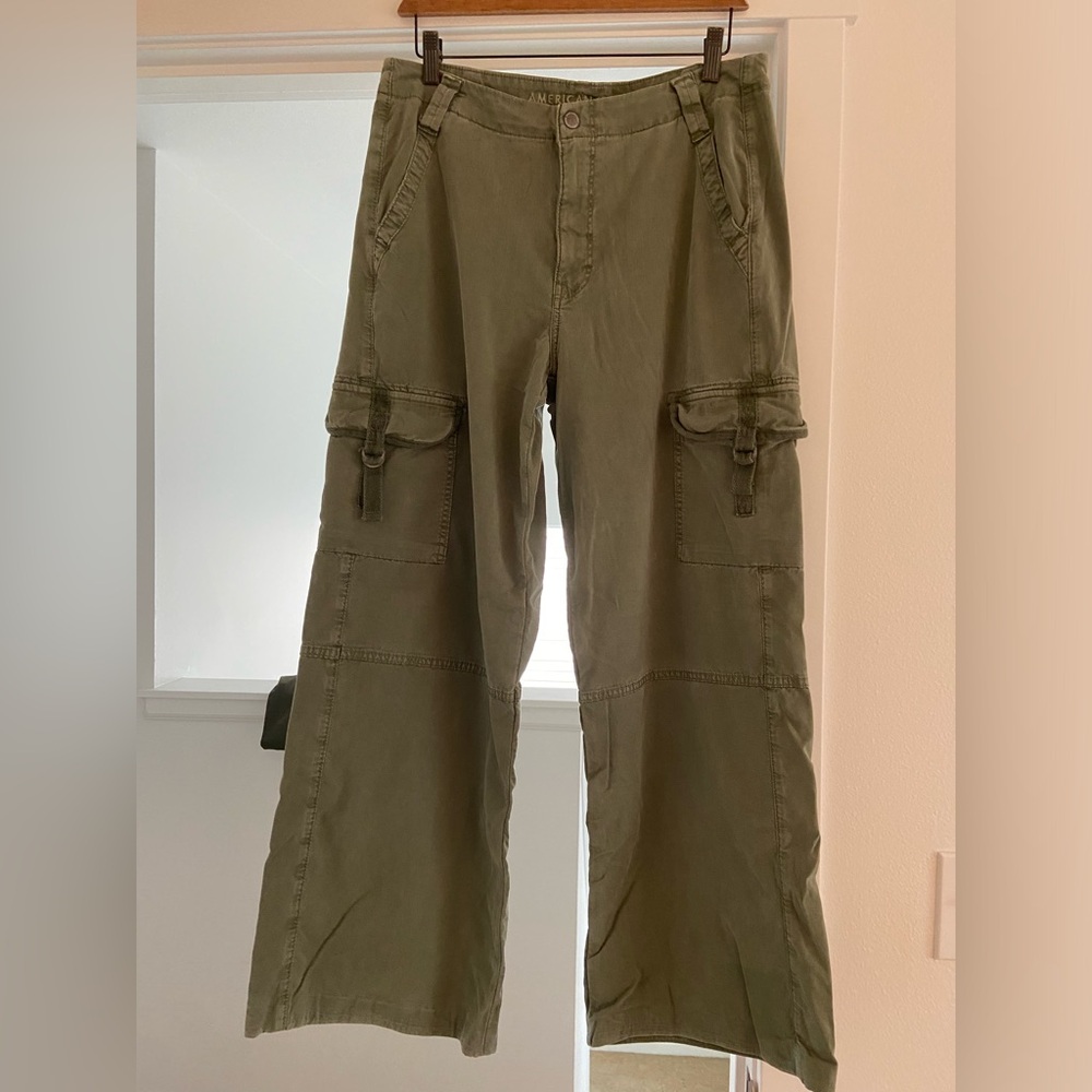 American Eagle Cargo Pants - 10